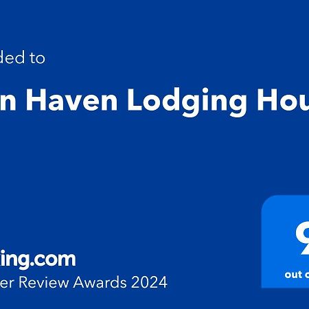 Rain Haven Lodging House Корон Екстериор снимка