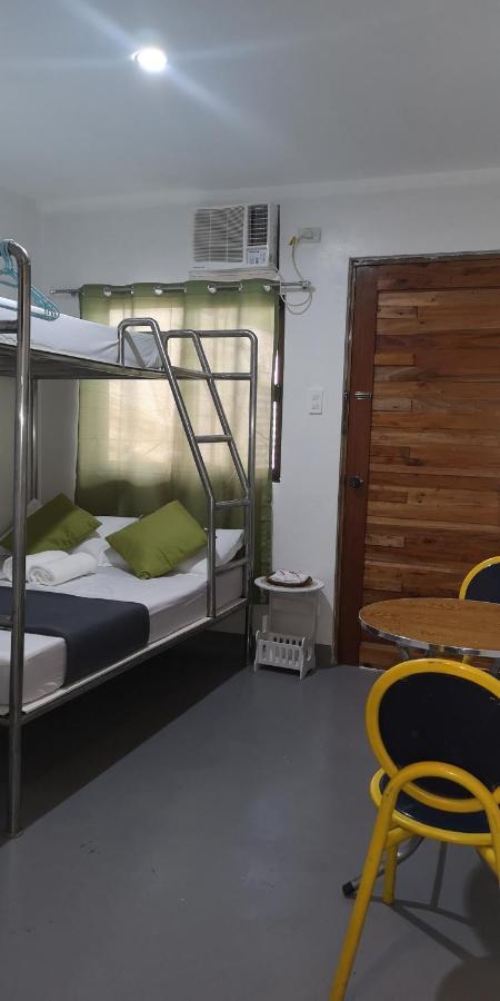 Rain Haven Lodging House Корон Екстериор снимка