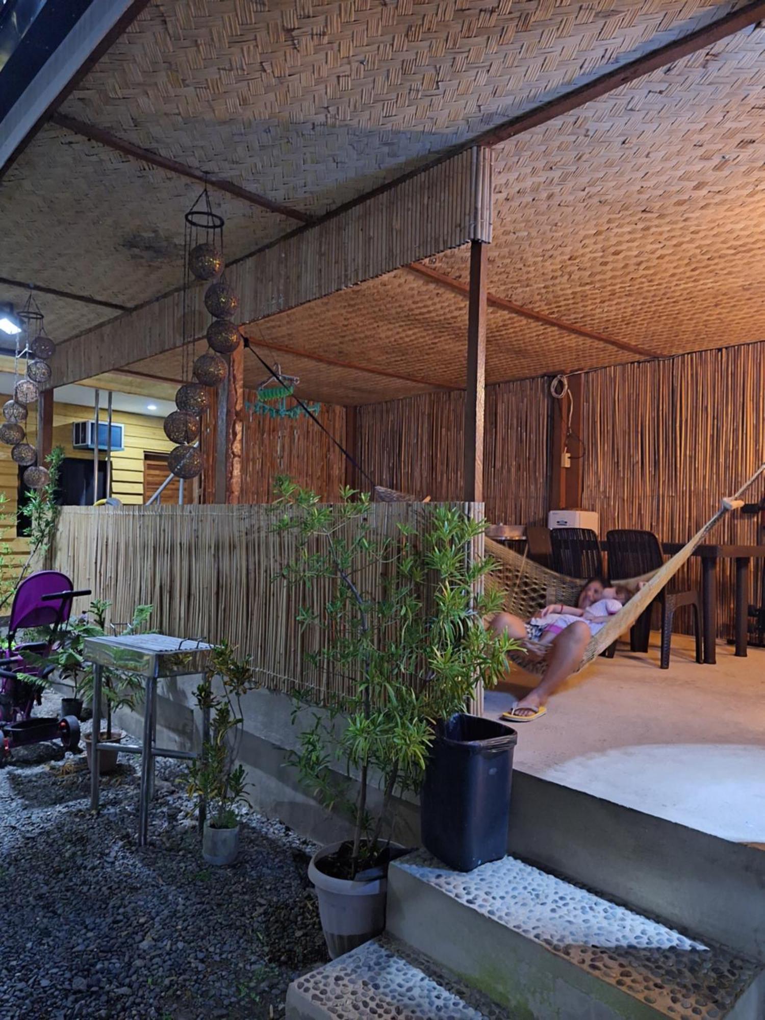 Rain Haven Lodging House Корон Екстериор снимка