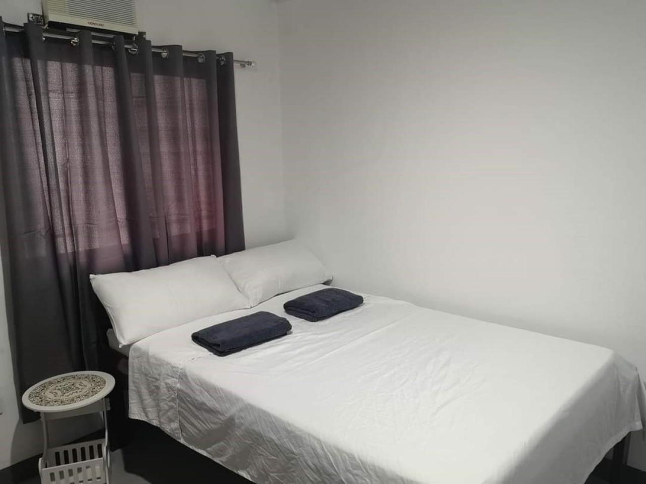 Rain Haven Lodging House Корон Екстериор снимка