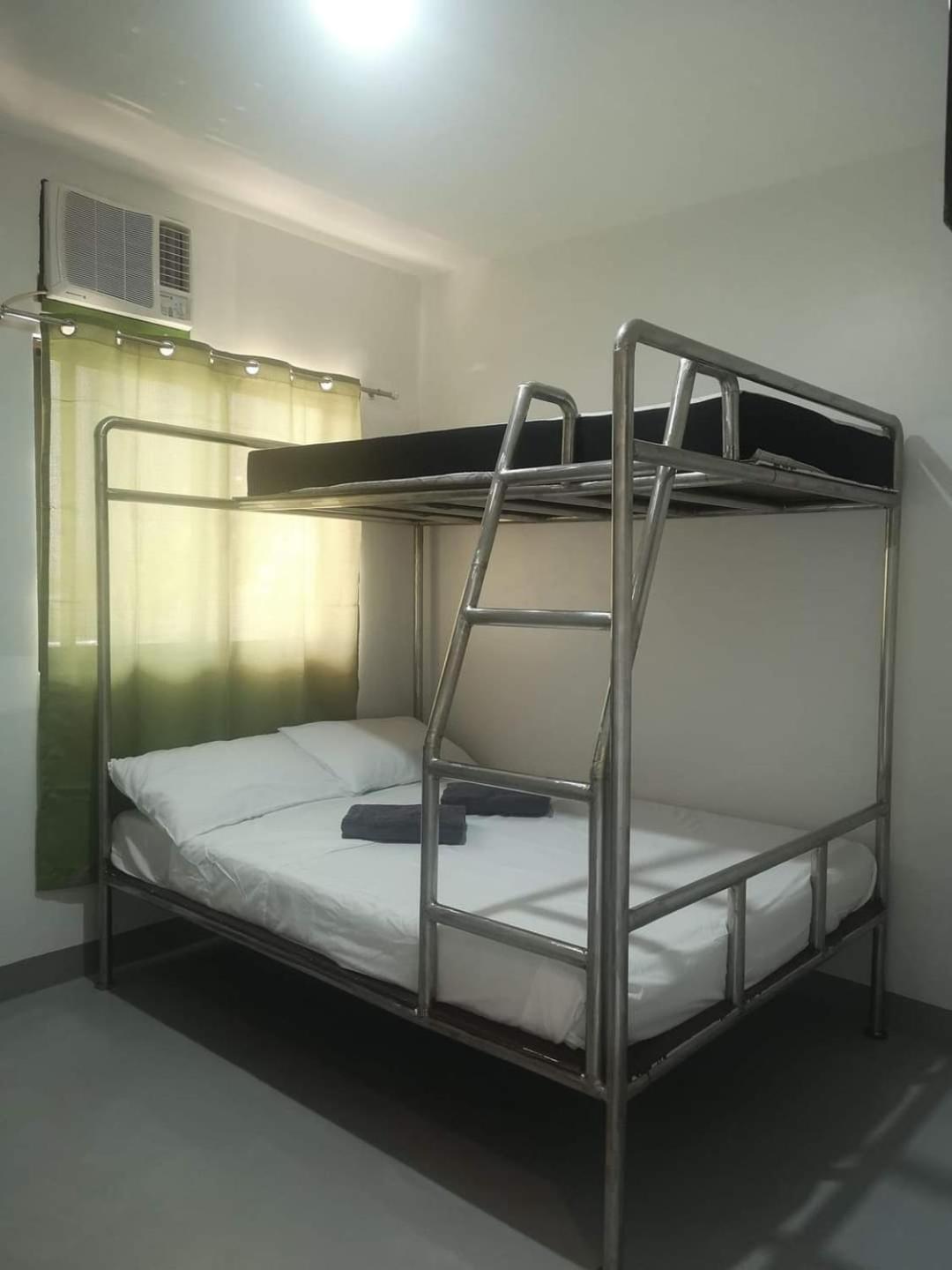 Rain Haven Lodging House Корон Екстериор снимка
