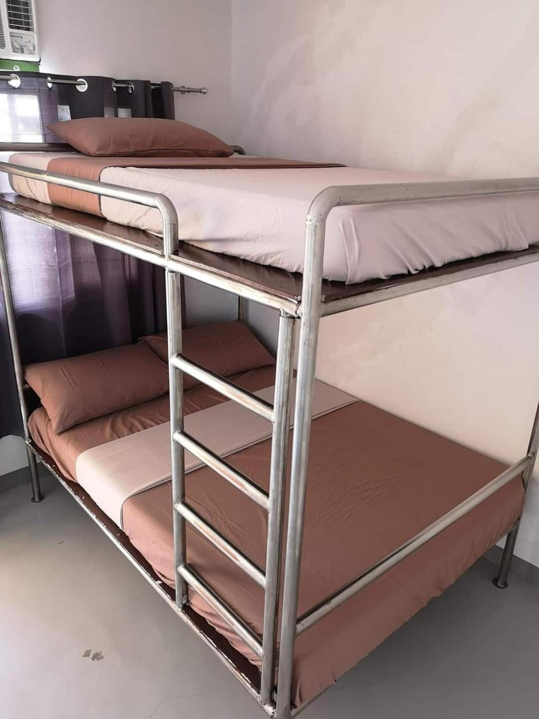 Rain Haven Lodging House Корон Екстериор снимка
