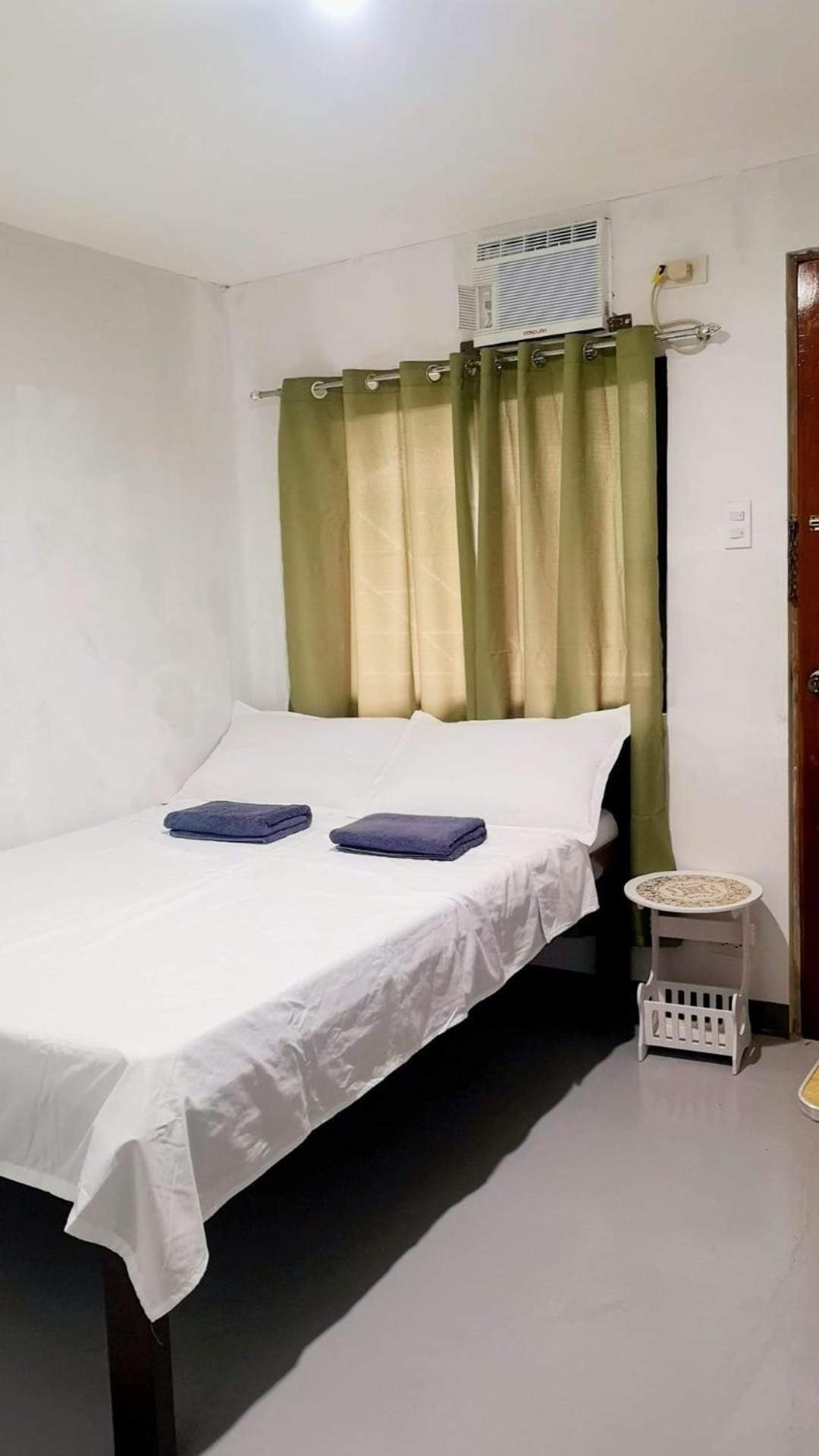 Rain Haven Lodging House Корон Екстериор снимка